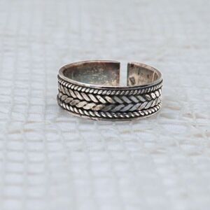 Vintage 925 Sterling Patterned, Antiqued Toe Ring for Women Summer Beach Wear